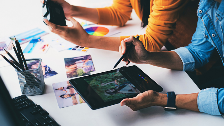 How Custom Screen Printing Helps Businesses Build Strong And Lasting Brand Identity